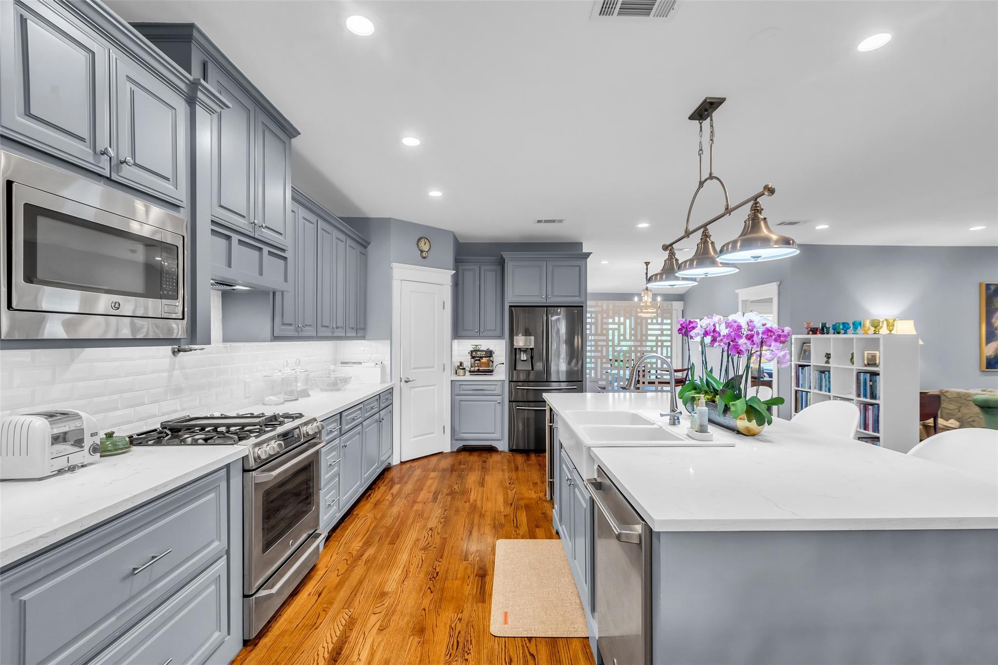 Houston, Texas, 77008, United States, 3 Bedrooms Bedrooms, ,3 BathroomsBathrooms,Residential,Forsale,1953077
