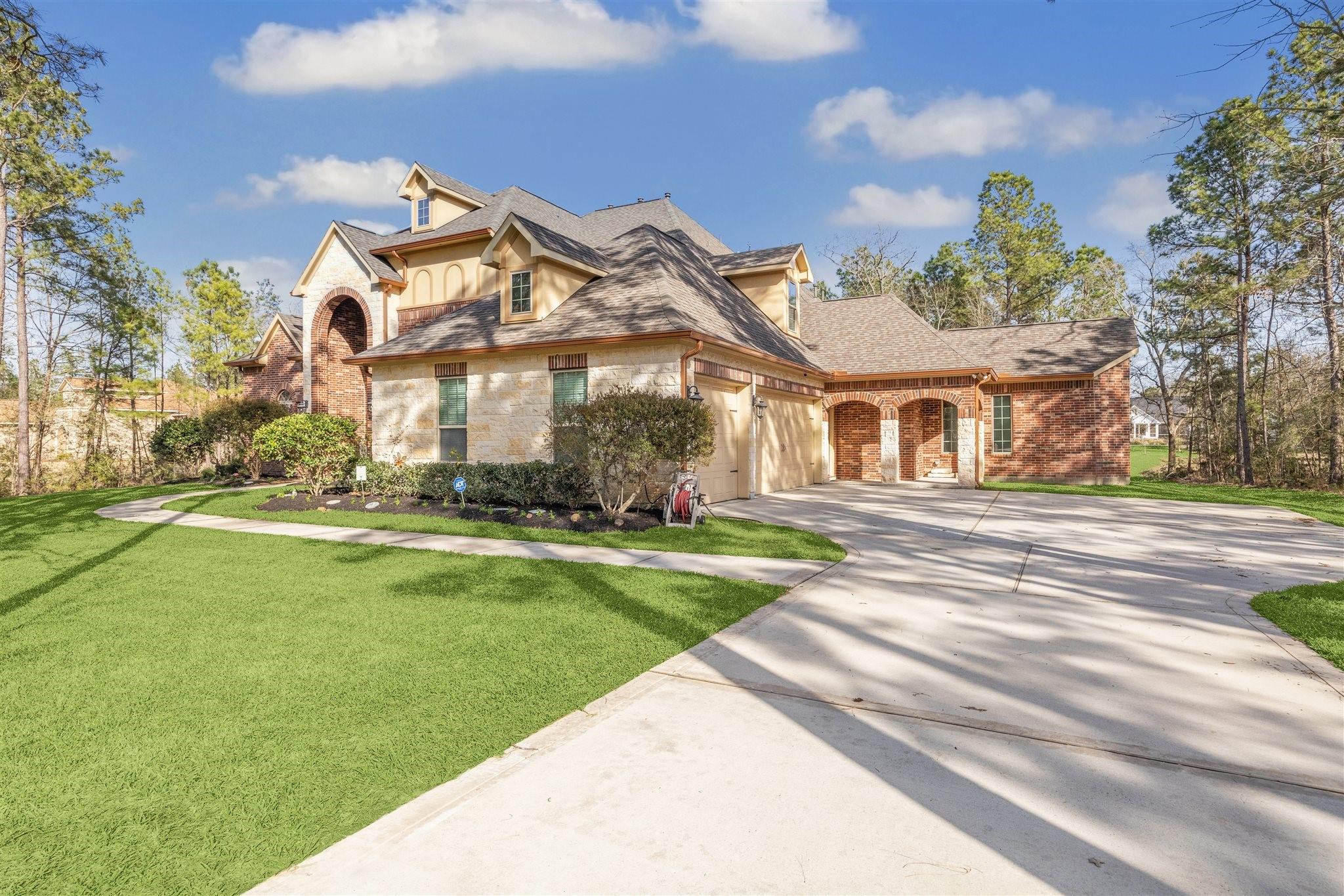 Montgomery, Texas, 77316, United States, 5 Bedrooms Bedrooms, ,4 BathroomsBathrooms,Residential,Forsale,1953089