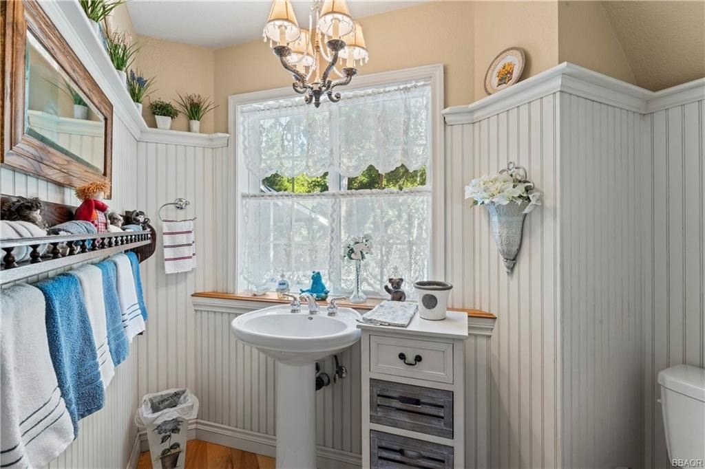 Lake Arrowhead, California, 92352, United States, 3 Bedrooms Bedrooms, ,3 BathroomsBathrooms,Residential,Forsale,1908061