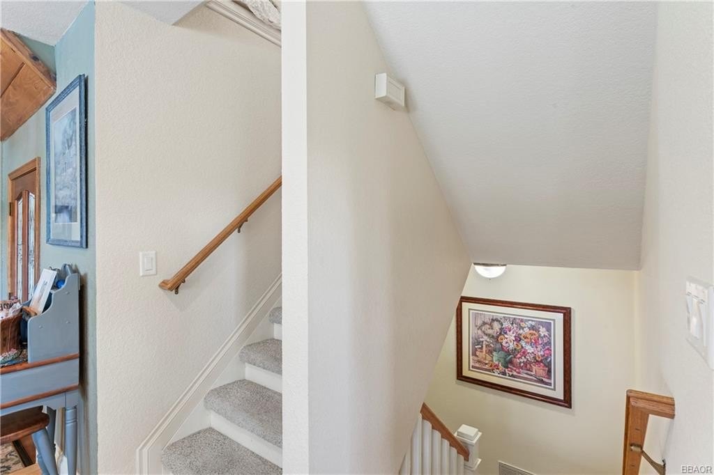 Lake Arrowhead, California, 92352, United States, 3 Bedrooms Bedrooms, ,3 BathroomsBathrooms,Residential,Forsale,1908061