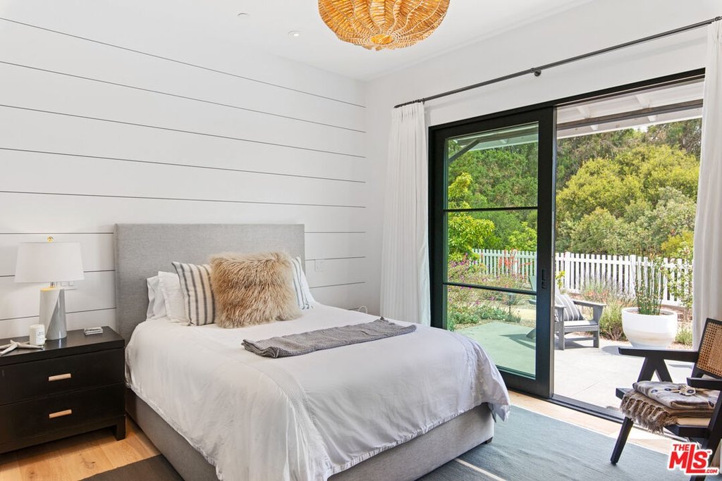 Malibu, California, 90265, United States, 4 Bedrooms Bedrooms, ,4.5 BathroomsBathrooms,Residential,Forsale,1946208