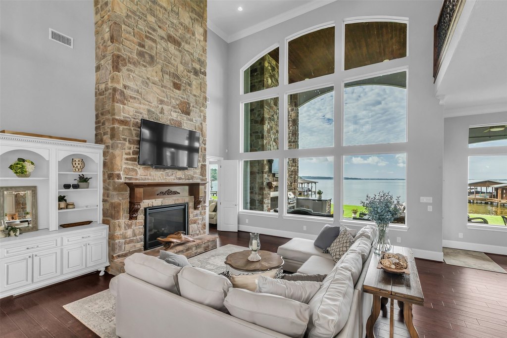 Livingston, Texas, 77351, United States, 6 Bedrooms Bedrooms, ,5 BathroomsBathrooms,Residential,Forsale,1889169