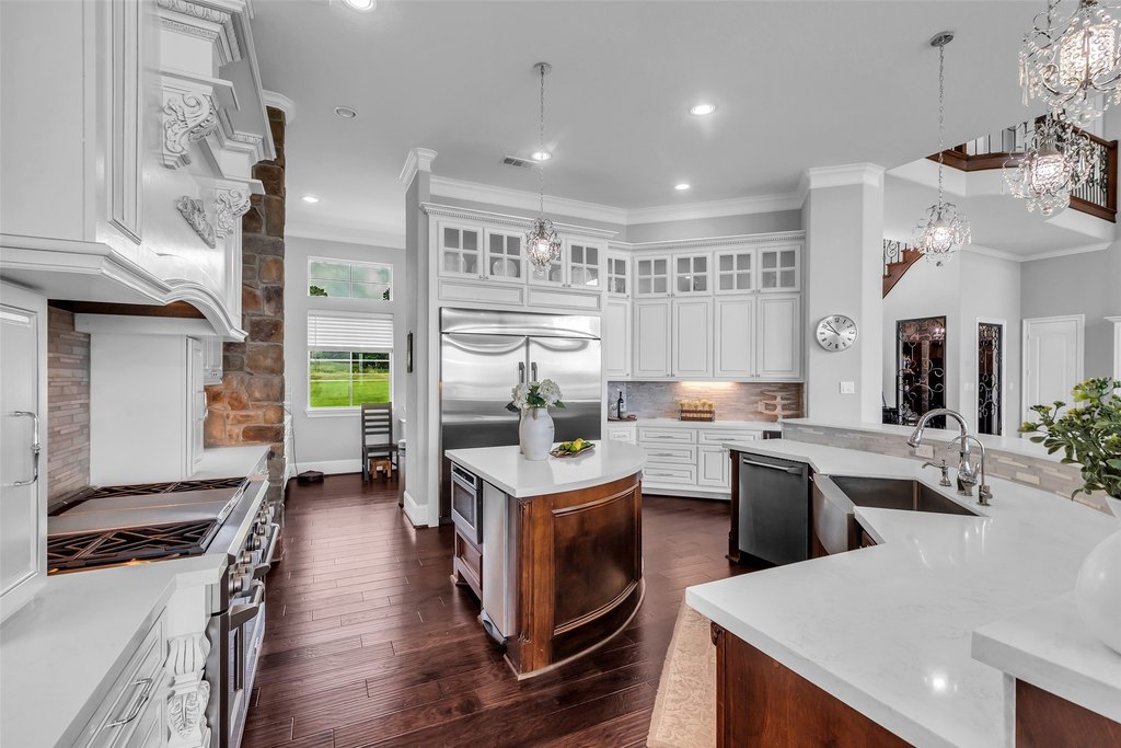 Livingston, Texas, 77351, United States, 6 Bedrooms Bedrooms, ,5 BathroomsBathrooms,Residential,Forsale,1889169