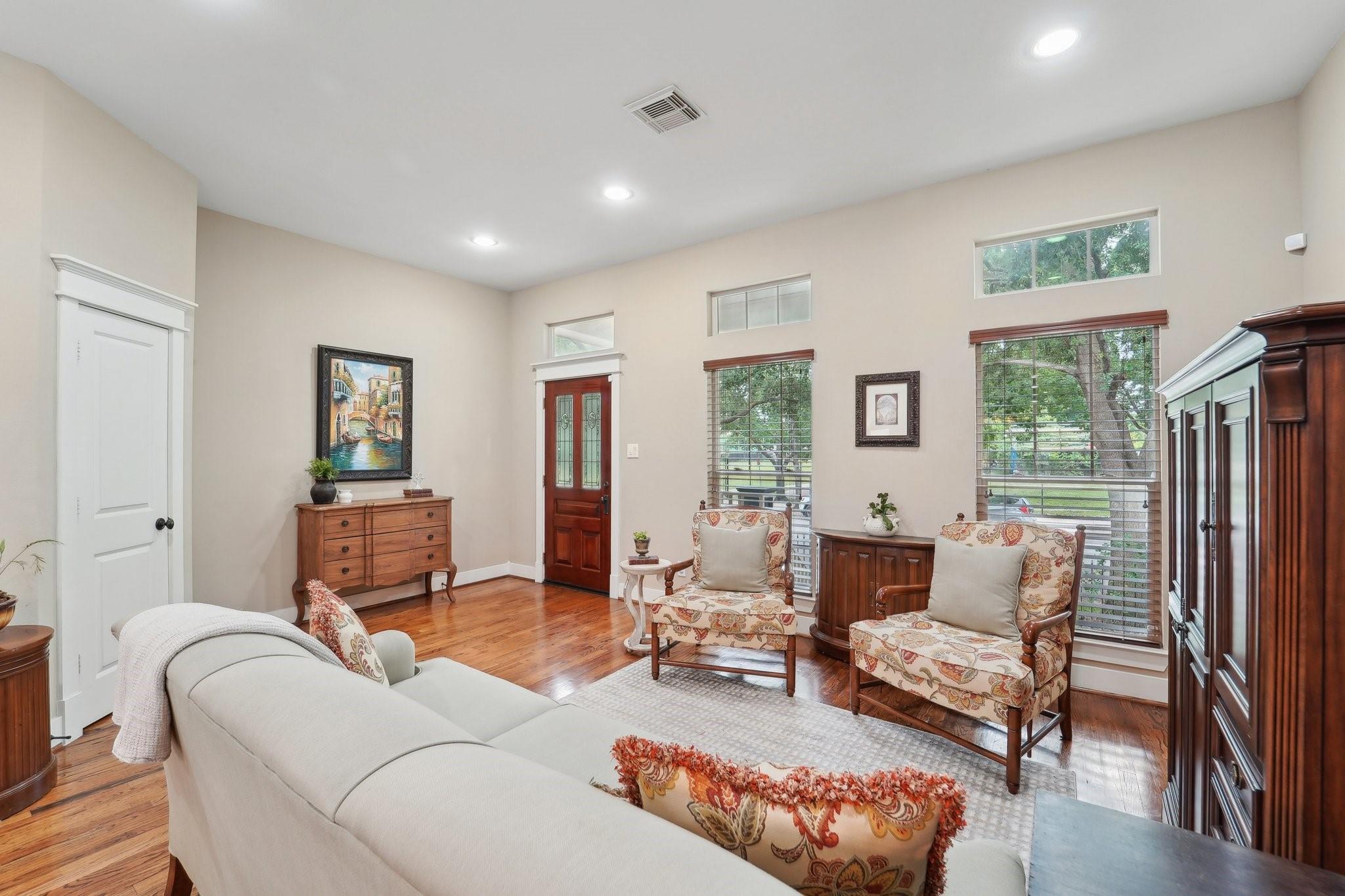 Houston, Texas, 77008, United States, 3 Bedrooms Bedrooms, ,2 BathroomsBathrooms,Residential,Forsale,1953087