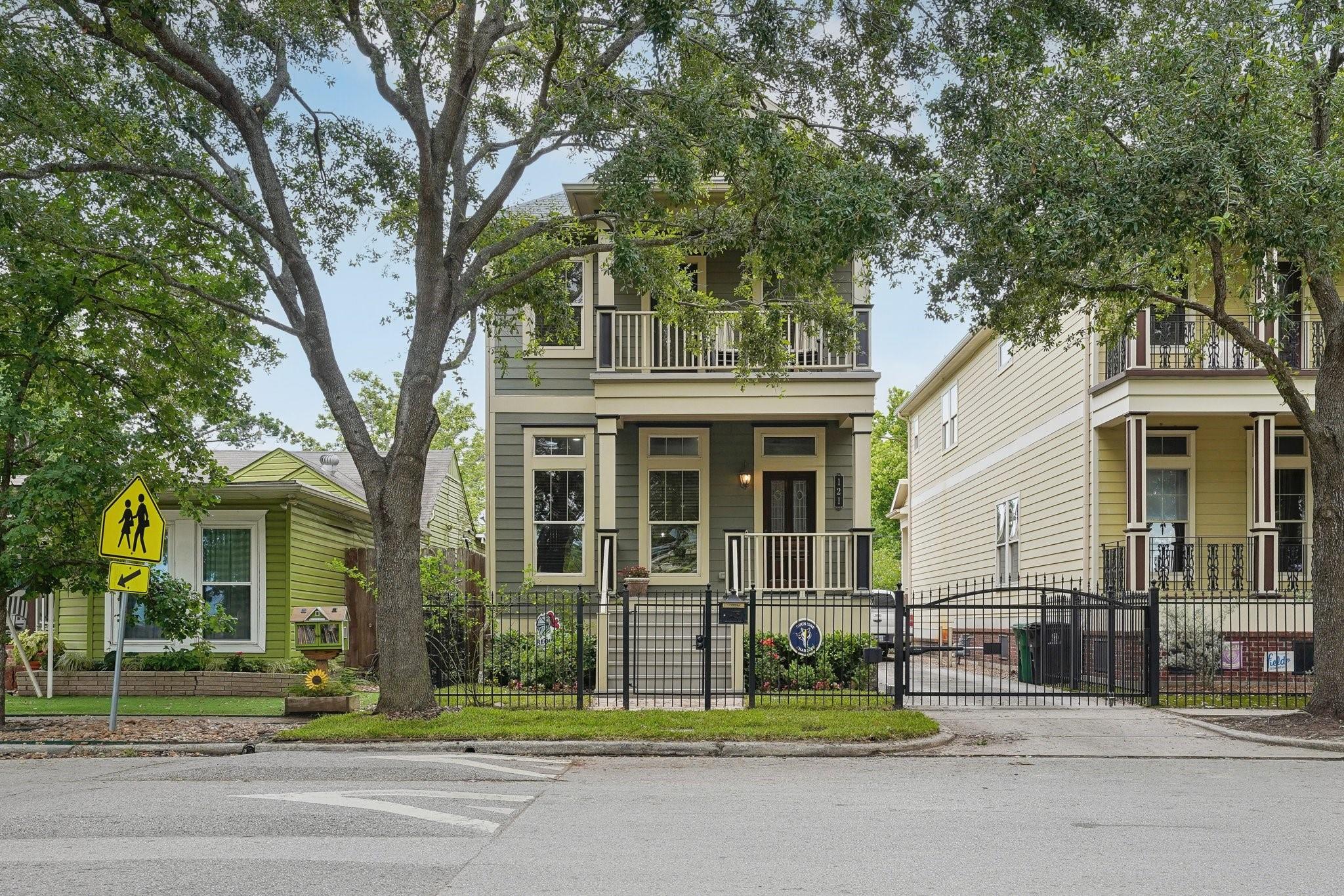 Houston, Texas, 77008, United States, 3 Bedrooms Bedrooms, ,2 BathroomsBathrooms,Residential,Forsale,1953087