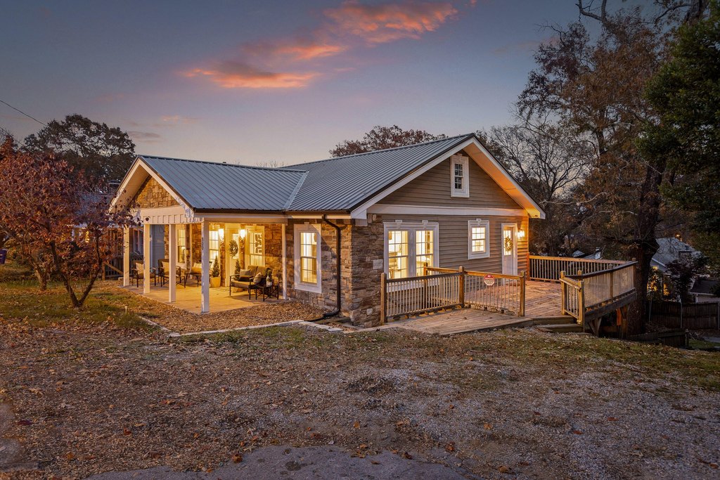Chattanooga, Tennessee, 37405, United States, 4 Bedrooms Bedrooms, ,4 BathroomsBathrooms,Residential,Forsale,1922162