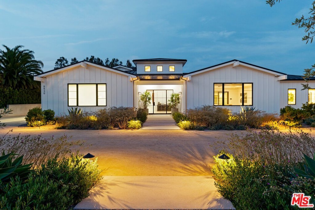 Malibu, California, 90265, United States, 4 Bedrooms Bedrooms, ,4.5 BathroomsBathrooms,Residential,Forsale,1946208