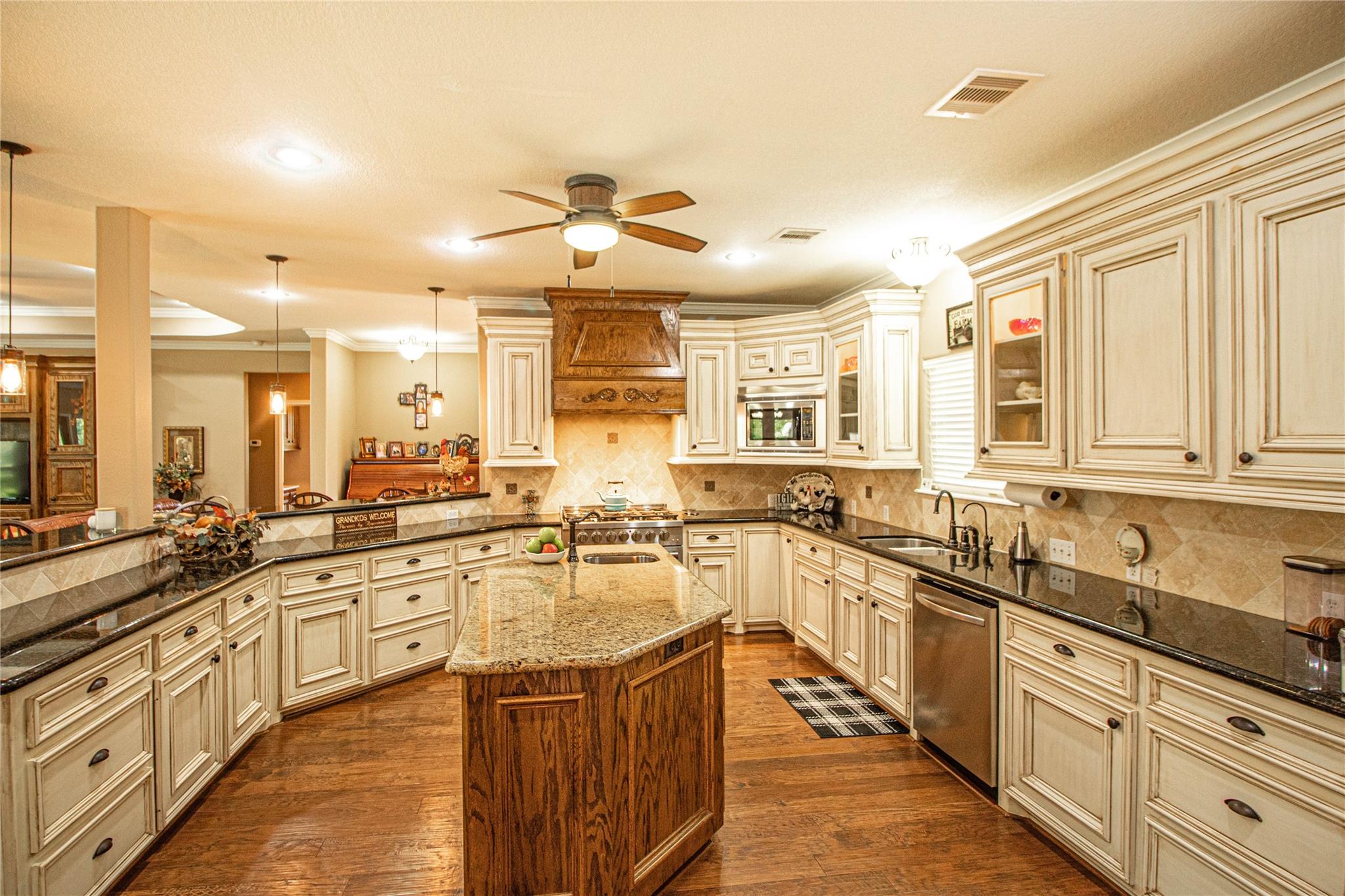 Livingston, Texas, 77351, United States, 3 Bedrooms Bedrooms, ,2 BathroomsBathrooms,Residential,Forsale,1953085