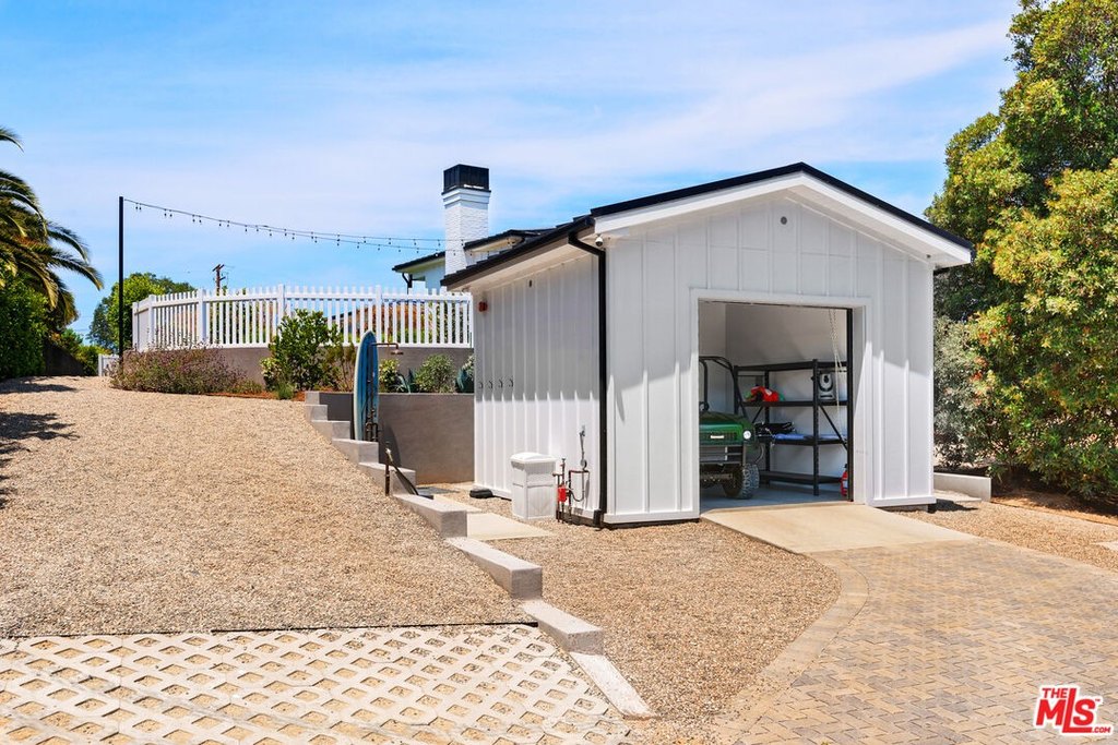 Malibu, California, 90265, United States, 4 Bedrooms Bedrooms, ,4.5 BathroomsBathrooms,Residential,Forsale,1946208