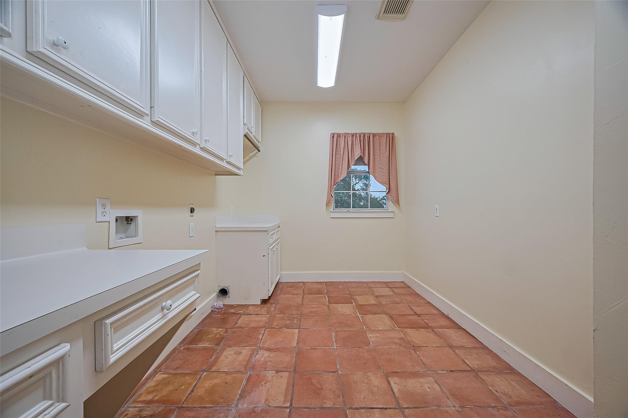 Needville, Texas, 77461, United States, 3 Bedrooms Bedrooms, ,2 BathroomsBathrooms,Residential,Forsale,1953079