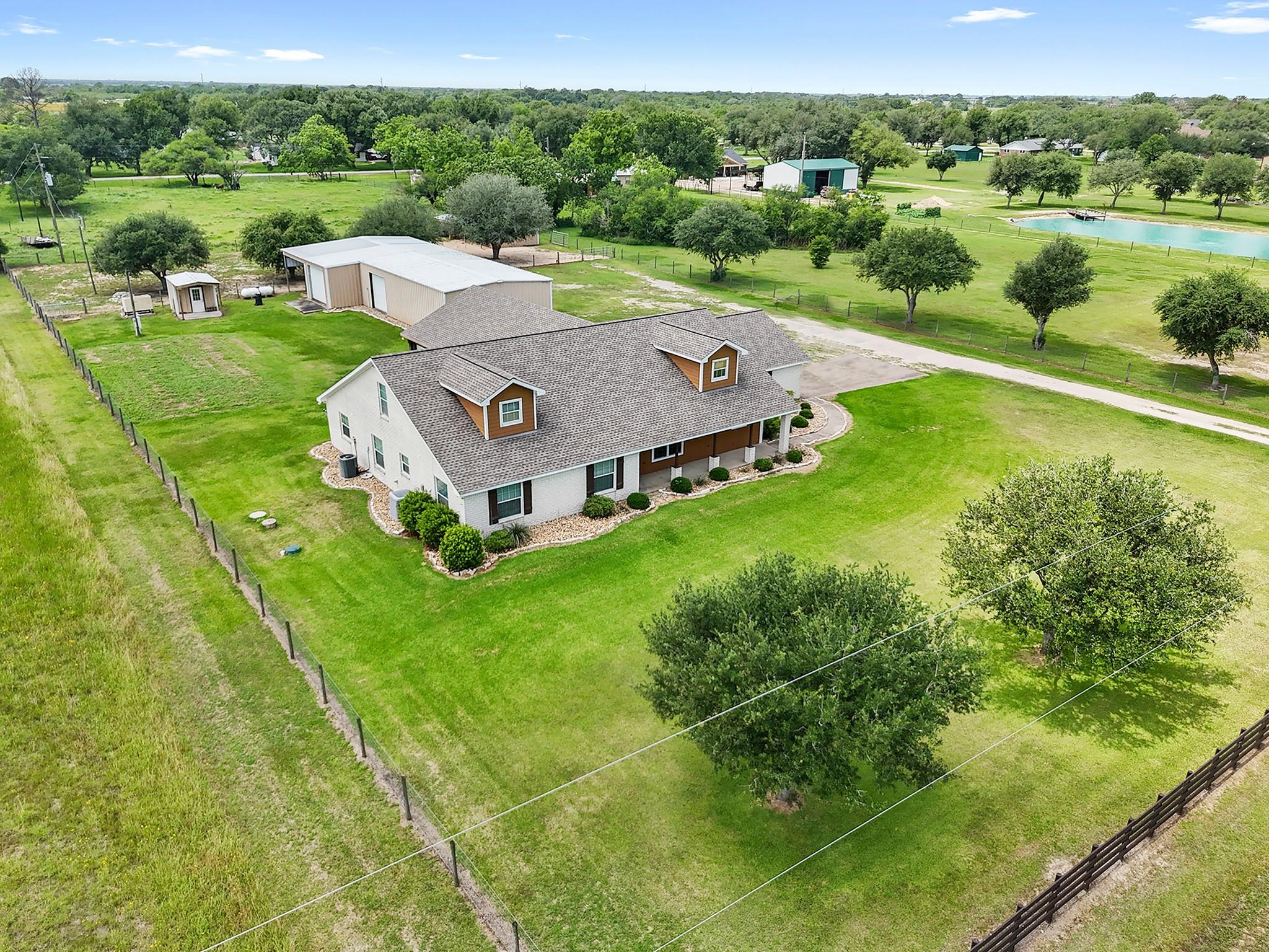 Needville, Texas, 77461, United States, 5 Bedrooms Bedrooms, ,4 BathroomsBathrooms,Residential,Forsale,1953082
