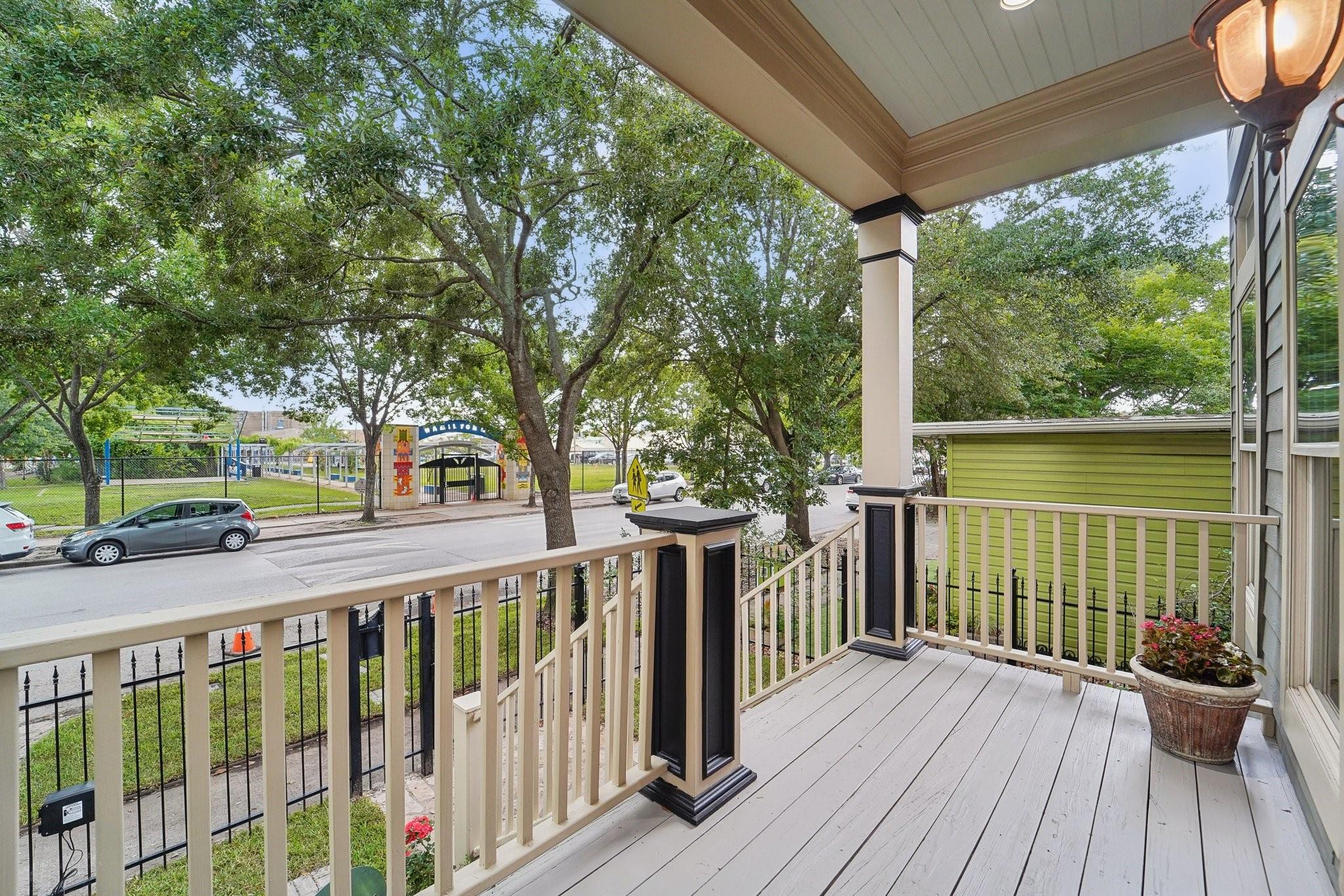 Houston, Texas, 77008, United States, 3 Bedrooms Bedrooms, ,2 BathroomsBathrooms,Residential,Forsale,1953087