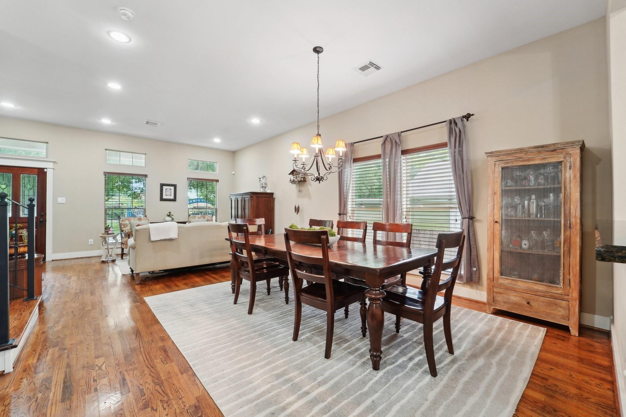 Houston, Texas, 77008, United States, 3 Bedrooms Bedrooms, ,2 BathroomsBathrooms,Residential,Forsale,1953087