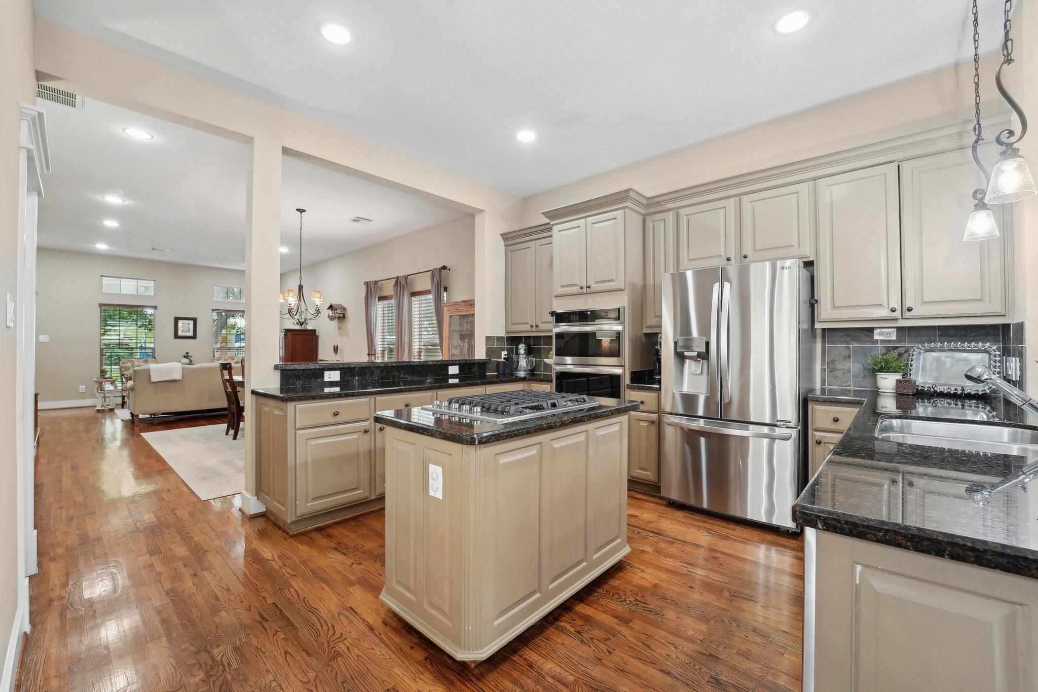 Houston, Texas, 77008, United States, 3 Bedrooms Bedrooms, ,2 BathroomsBathrooms,Residential,Forsale,1953087
