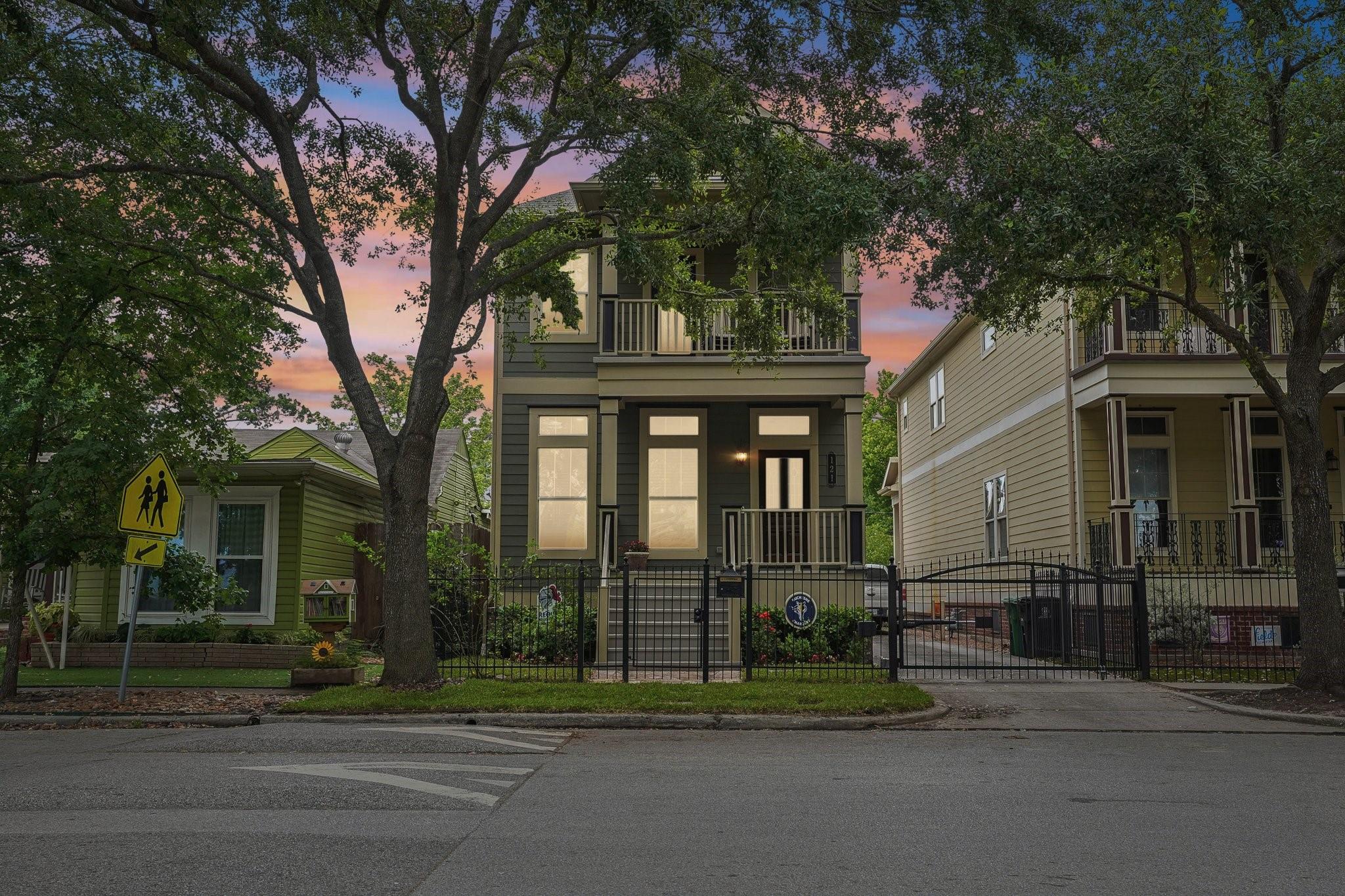 Houston, Texas, 77008, United States, 3 Bedrooms Bedrooms, ,2 BathroomsBathrooms,Residential,Forsale,1953087