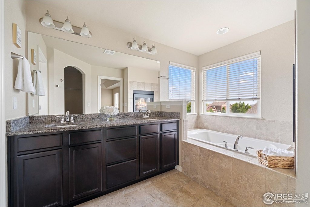 Windsor, Colorado, 80550, United States, 5 Bedrooms Bedrooms, ,4 BathroomsBathrooms,Residential,Forsale,1886141