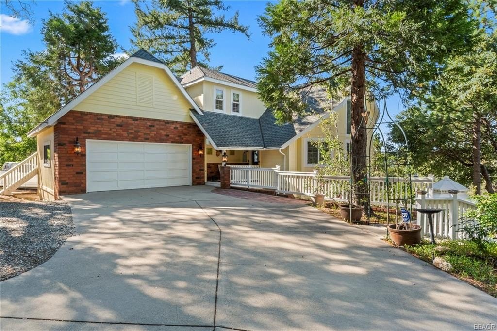 Lake Arrowhead, California, 92352, United States, 3 Bedrooms Bedrooms, ,3 BathroomsBathrooms,Residential,Forsale,1908061