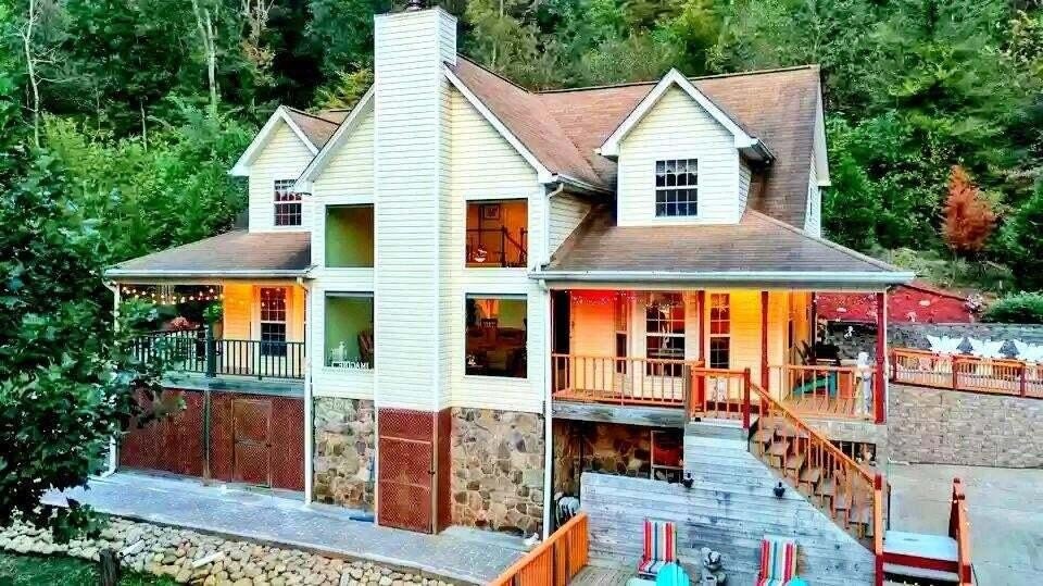 Ooltewah, Tennessee, 37363, United States, 4 Bedrooms Bedrooms, ,3.5 BathroomsBathrooms,Residential,Forsale,1894390