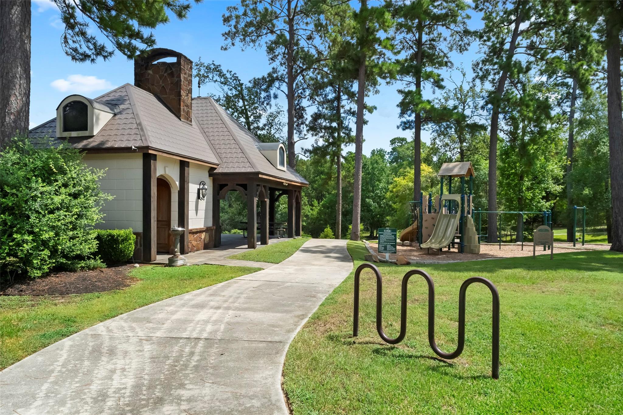 Conroe, Texas, 77304, United States, 5 Bedrooms Bedrooms, ,4 BathroomsBathrooms,Residential,Forsale,1953074