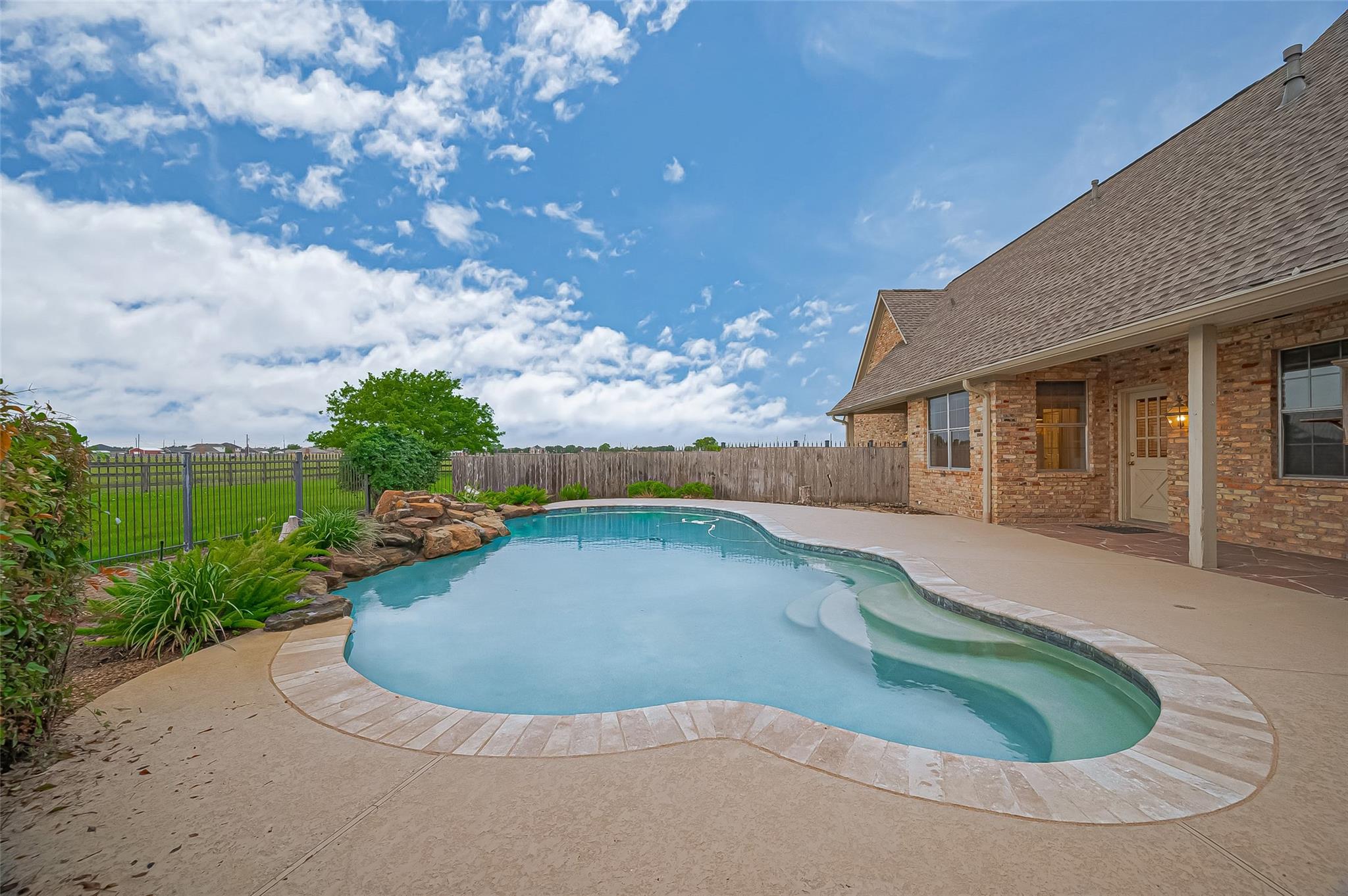 Needville, Texas, 77461, United States, 3 Bedrooms Bedrooms, ,2 BathroomsBathrooms,Residential,Forsale,1953079