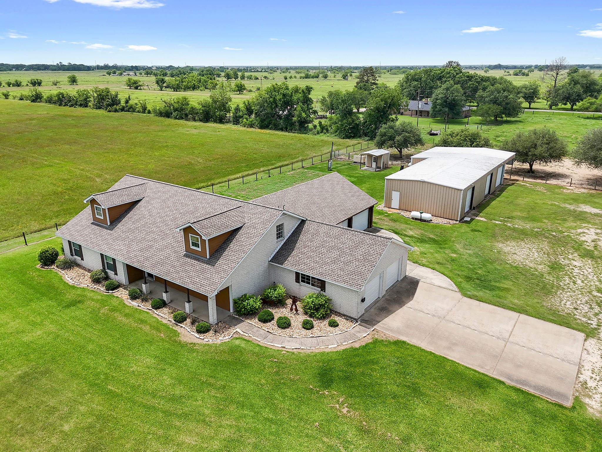 Needville, Texas, 77461, United States, 5 Bedrooms Bedrooms, ,4 BathroomsBathrooms,Residential,Forsale,1953082
