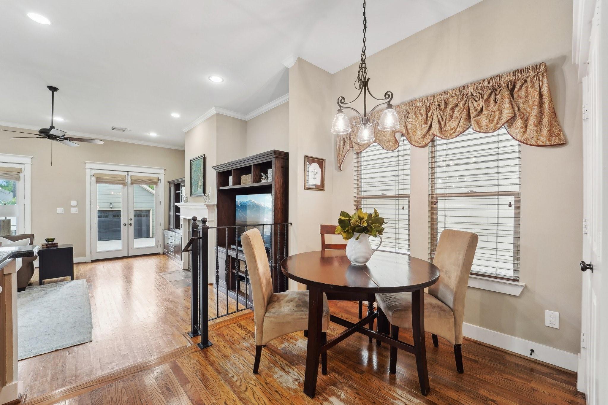 Houston, Texas, 77008, United States, 3 Bedrooms Bedrooms, ,2 BathroomsBathrooms,Residential,Forsale,1953087