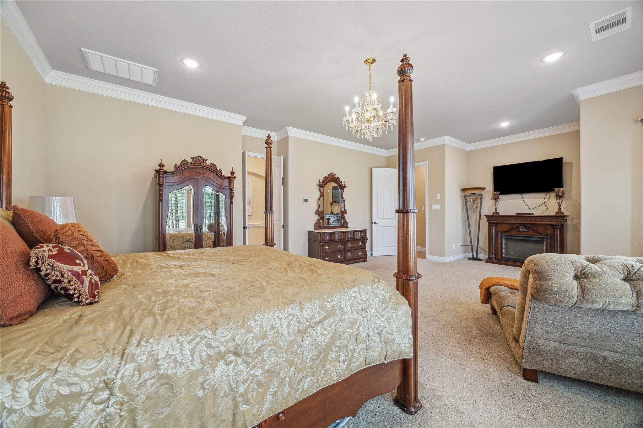 Montgomery, Texas, 77316, United States, 5 Bedrooms Bedrooms, ,4 BathroomsBathrooms,Residential,Forsale,1953089