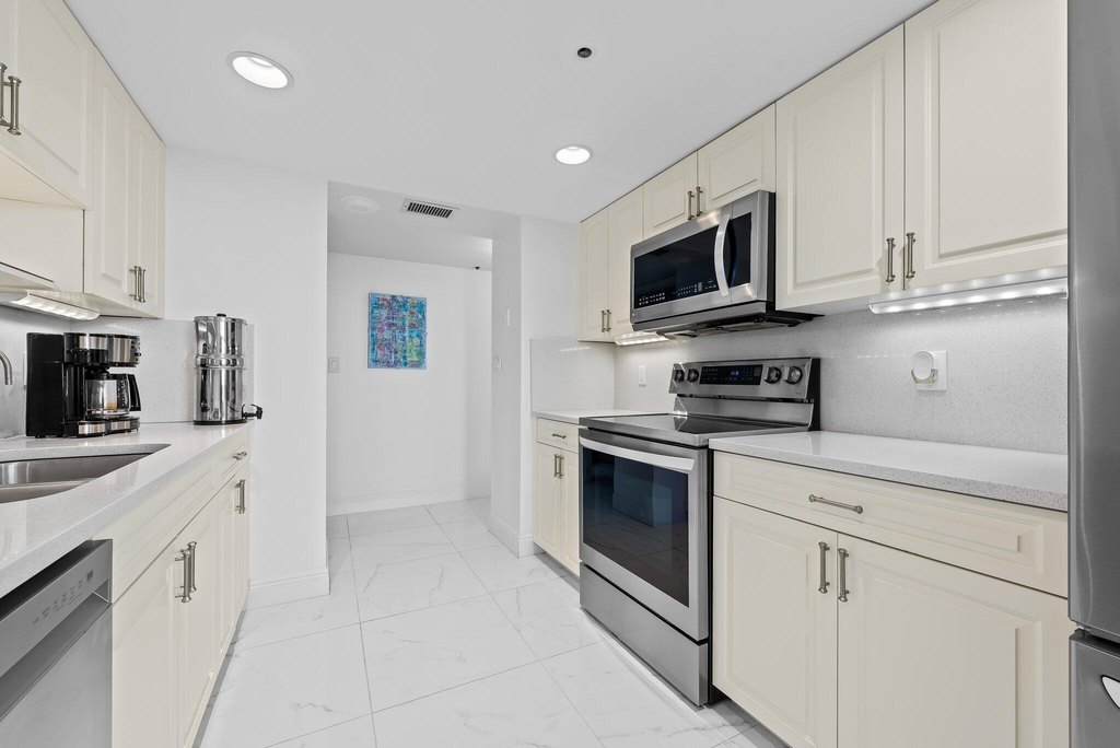 Highland Beach, Florida, 33487, United States, 3 Bedrooms Bedrooms, ,2 BathroomsBathrooms,Residential,Forsale,1886572