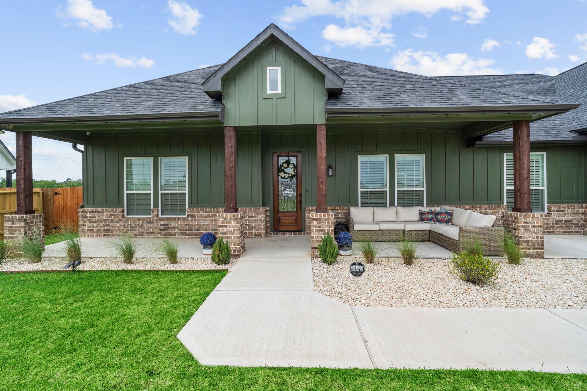 Needville, Texas, 77461, United States, 3 Bedrooms Bedrooms, ,2 BathroomsBathrooms,Residential,Forsale,1953083