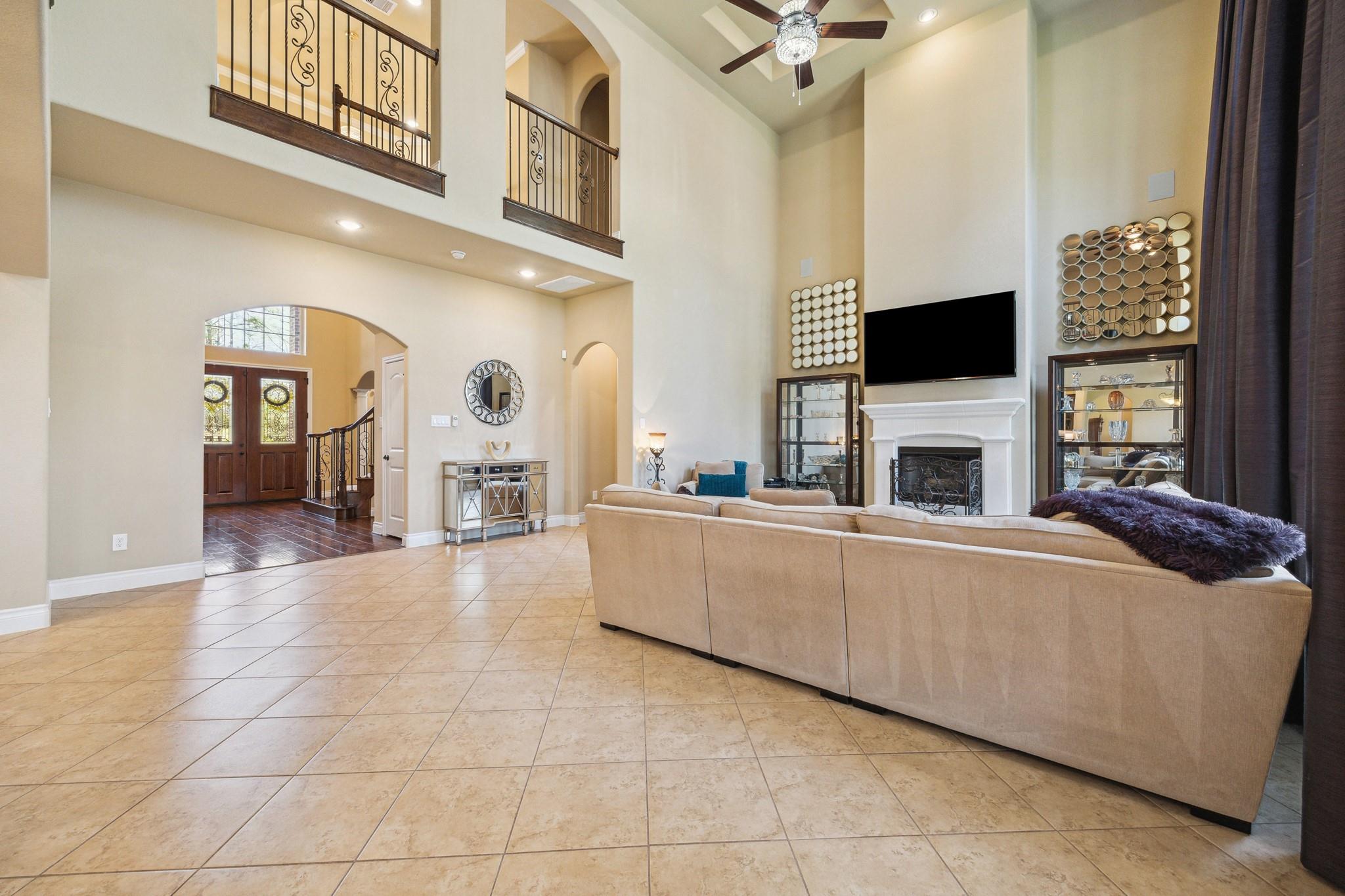 Montgomery, Texas, 77316, United States, 5 Bedrooms Bedrooms, ,4 BathroomsBathrooms,Residential,Forsale,1953089