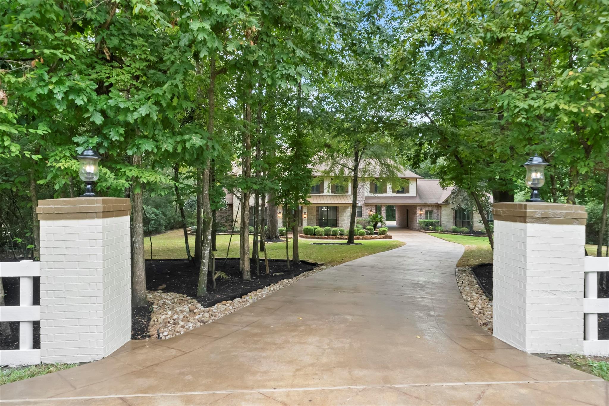 Conroe, Texas, 77304, United States, 5 Bedrooms Bedrooms, ,4 BathroomsBathrooms,Residential,Forsale,1953074