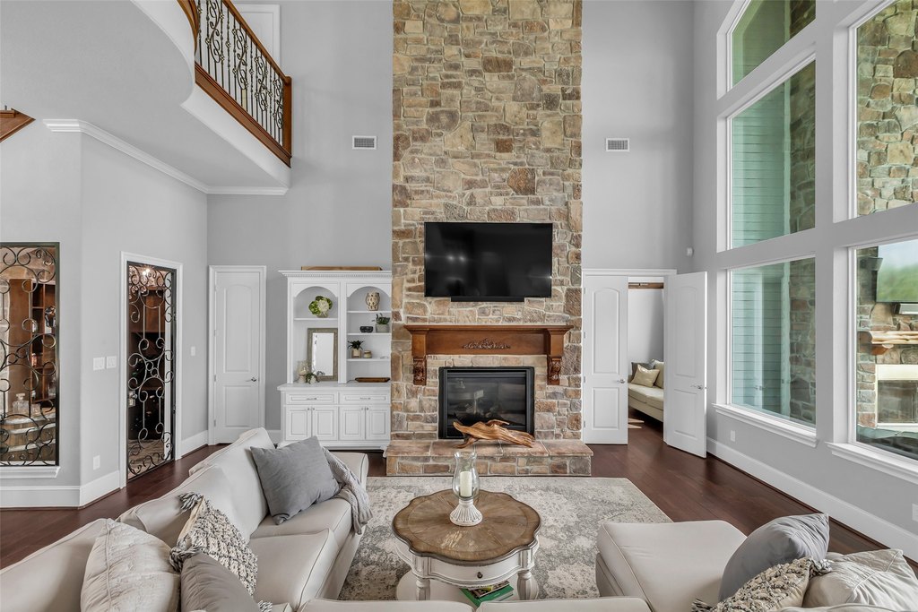 Livingston, Texas, 77351, United States, 6 Bedrooms Bedrooms, ,5 BathroomsBathrooms,Residential,Forsale,1889169