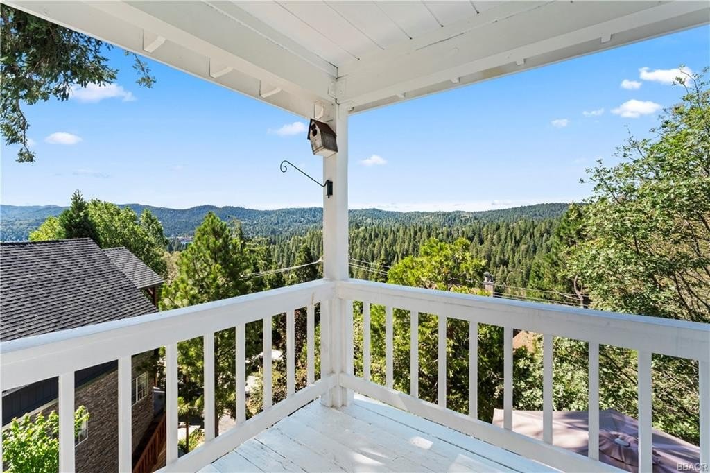 Lake Arrowhead, California, 92352, United States, 3 Bedrooms Bedrooms, ,3 BathroomsBathrooms,Residential,Forsale,1908061