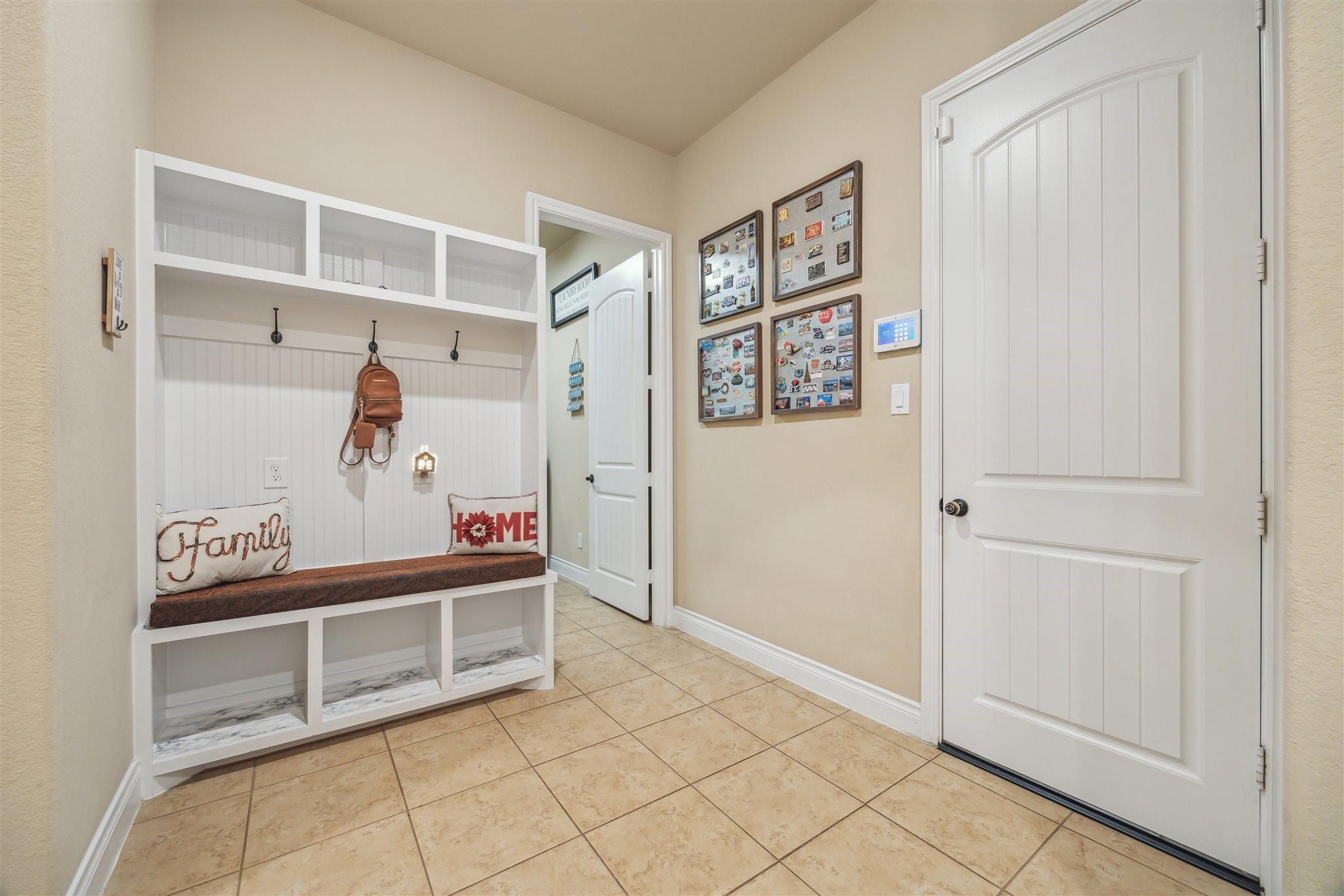 Montgomery, Texas, 77316, United States, 5 Bedrooms Bedrooms, ,4 BathroomsBathrooms,Residential,Forsale,1953089
