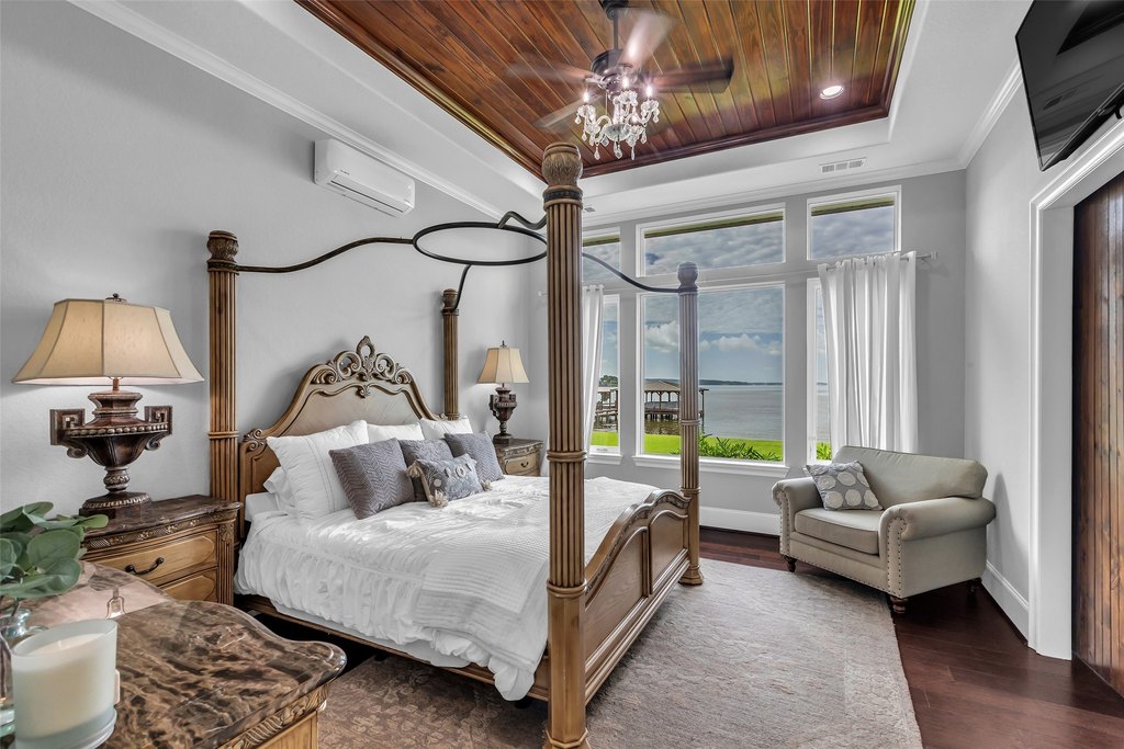 Livingston, Texas, 77351, United States, 6 Bedrooms Bedrooms, ,5 BathroomsBathrooms,Residential,Forsale,1889169