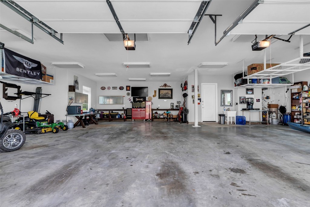 Livingston, Texas, 77351, United States, 6 Bedrooms Bedrooms, ,5 BathroomsBathrooms,Residential,Forsale,1889169