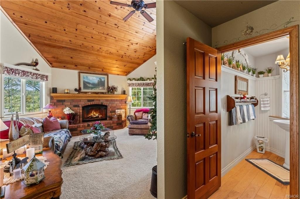 Lake Arrowhead, California, 92352, United States, 3 Bedrooms Bedrooms, ,3 BathroomsBathrooms,Residential,Forsale,1908061