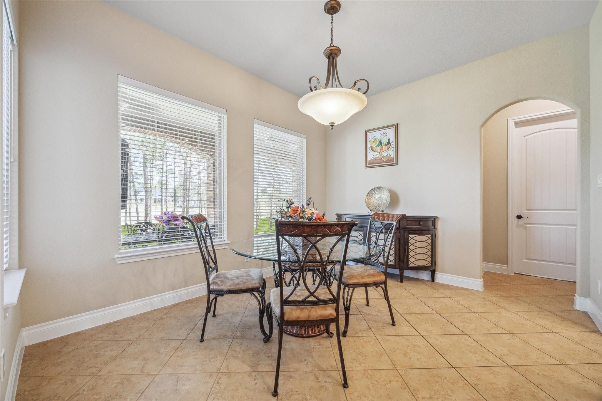 Montgomery, Texas, 77316, United States, 5 Bedrooms Bedrooms, ,4 BathroomsBathrooms,Residential,Forsale,1953089