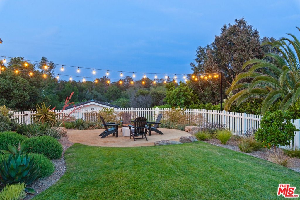 Malibu, California, 90265, United States, 4 Bedrooms Bedrooms, ,4.5 BathroomsBathrooms,Residential,Forsale,1946208