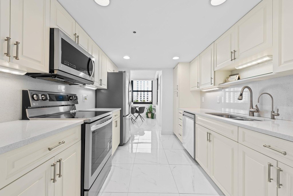 Highland Beach, Florida, 33487, United States, 3 Bedrooms Bedrooms, ,2 BathroomsBathrooms,Residential,Forsale,1886572