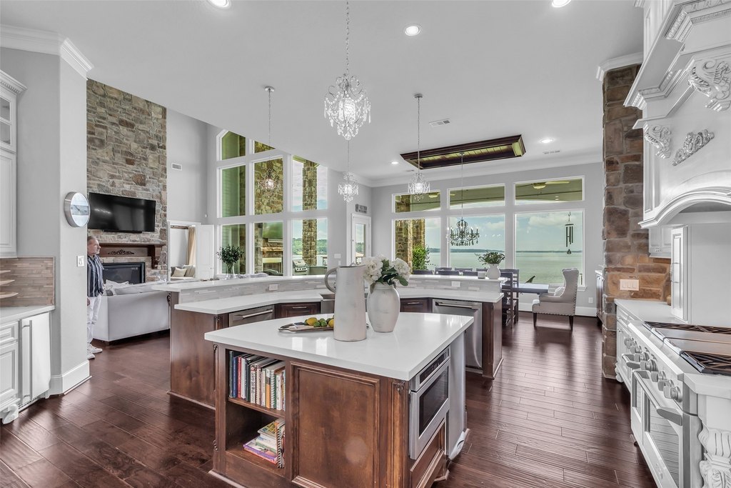 Livingston, Texas, 77351, United States, 6 Bedrooms Bedrooms, ,5 BathroomsBathrooms,Residential,Forsale,1889169