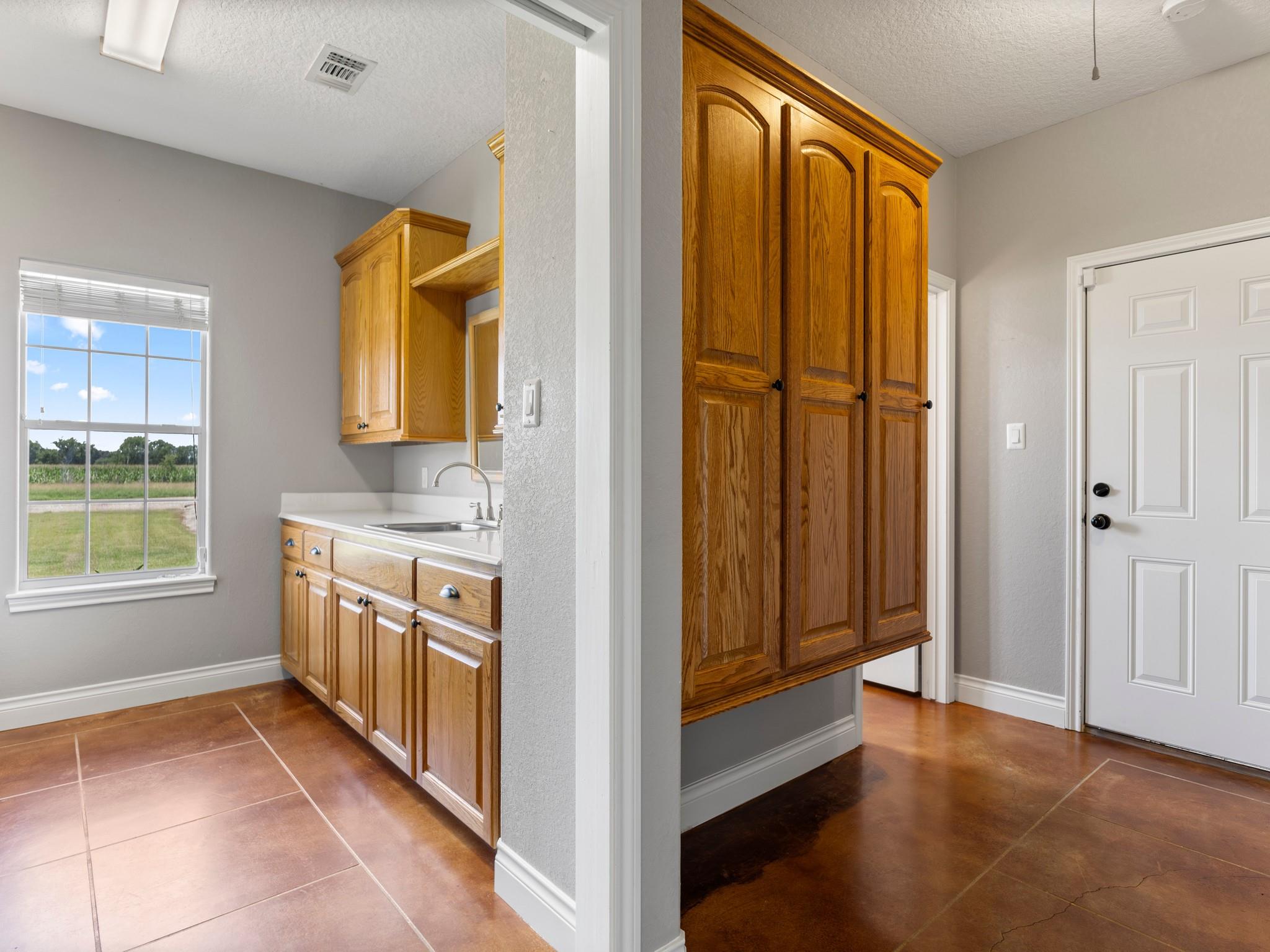 Needville, Texas, 77461, United States, 4 Bedrooms Bedrooms, ,3 BathroomsBathrooms,Residential,Forsale,1953080