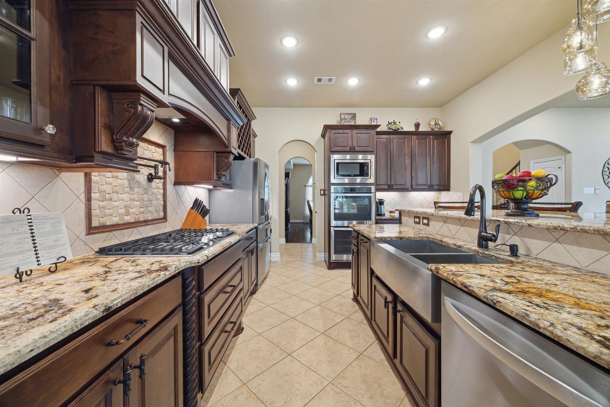 Montgomery, Texas, 77316, United States, 5 Bedrooms Bedrooms, ,4 BathroomsBathrooms,Residential,Forsale,1953089