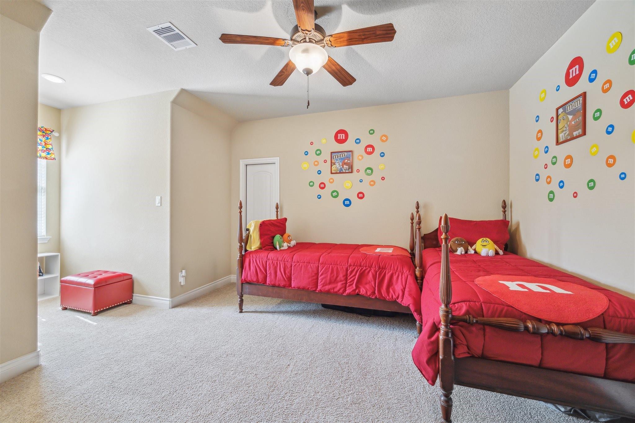 Montgomery, Texas, 77316, United States, 5 Bedrooms Bedrooms, ,4 BathroomsBathrooms,Residential,Forsale,1953089