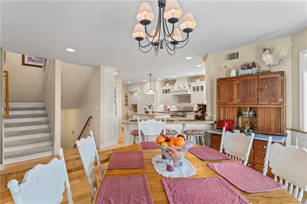 Lake Arrowhead, California, 92352, United States, 3 Bedrooms Bedrooms, ,3 BathroomsBathrooms,Residential,Forsale,1908061