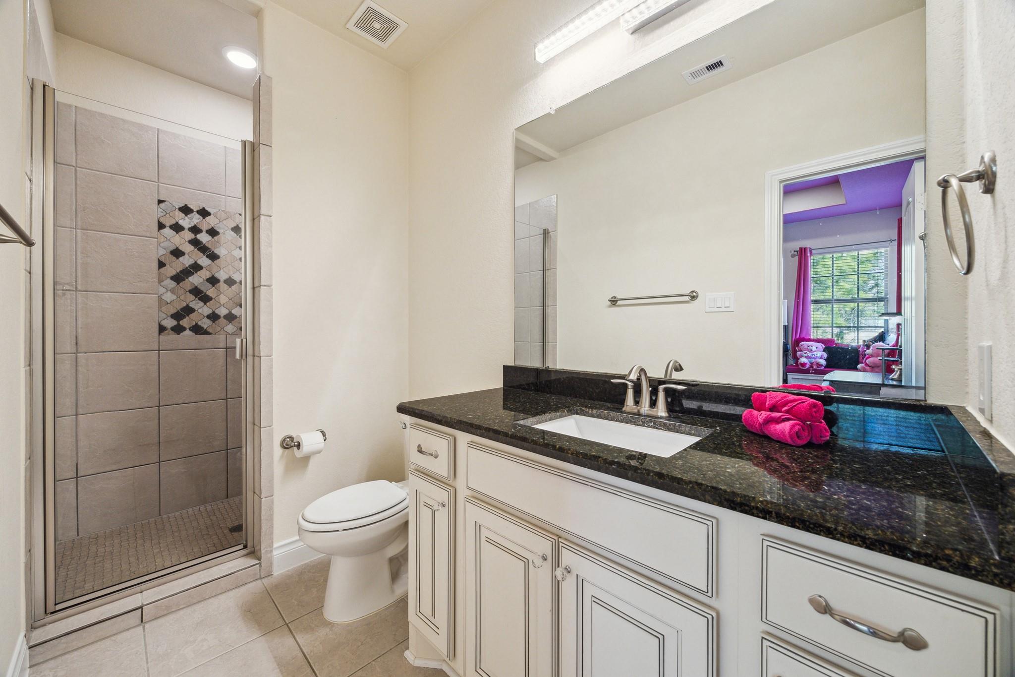 Montgomery, Texas, 77316, United States, 5 Bedrooms Bedrooms, ,4 BathroomsBathrooms,Residential,Forsale,1953089