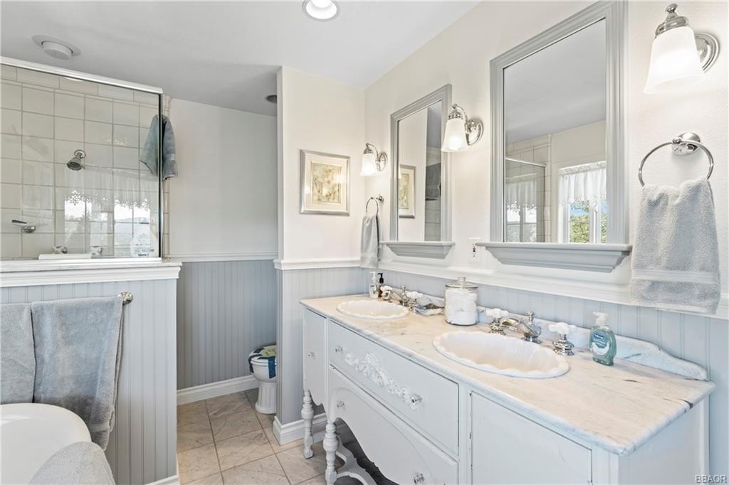 Lake Arrowhead, California, 92352, United States, 3 Bedrooms Bedrooms, ,3 BathroomsBathrooms,Residential,Forsale,1908061
