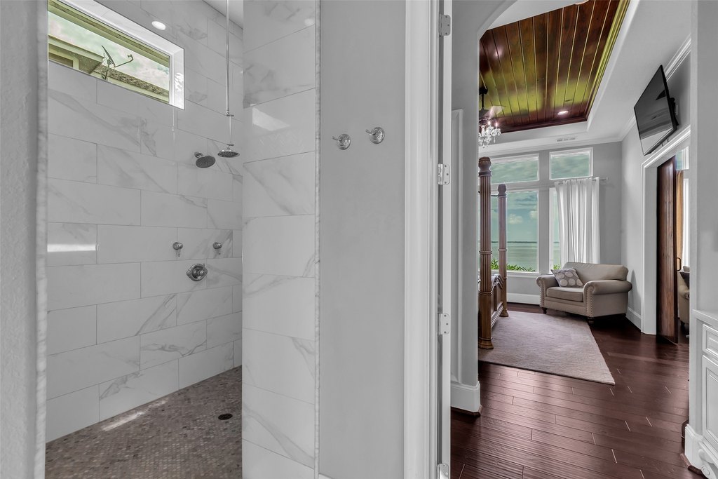 Livingston, Texas, 77351, United States, 6 Bedrooms Bedrooms, ,5 BathroomsBathrooms,Residential,Forsale,1889169