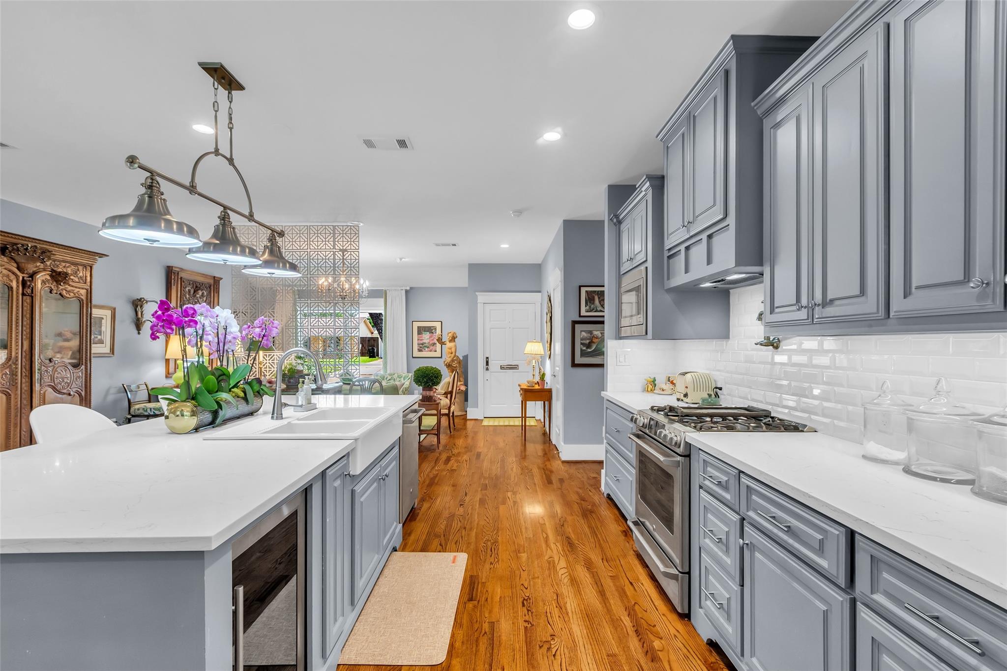 Houston, Texas, 77008, United States, 3 Bedrooms Bedrooms, ,3 BathroomsBathrooms,Residential,Forsale,1953077