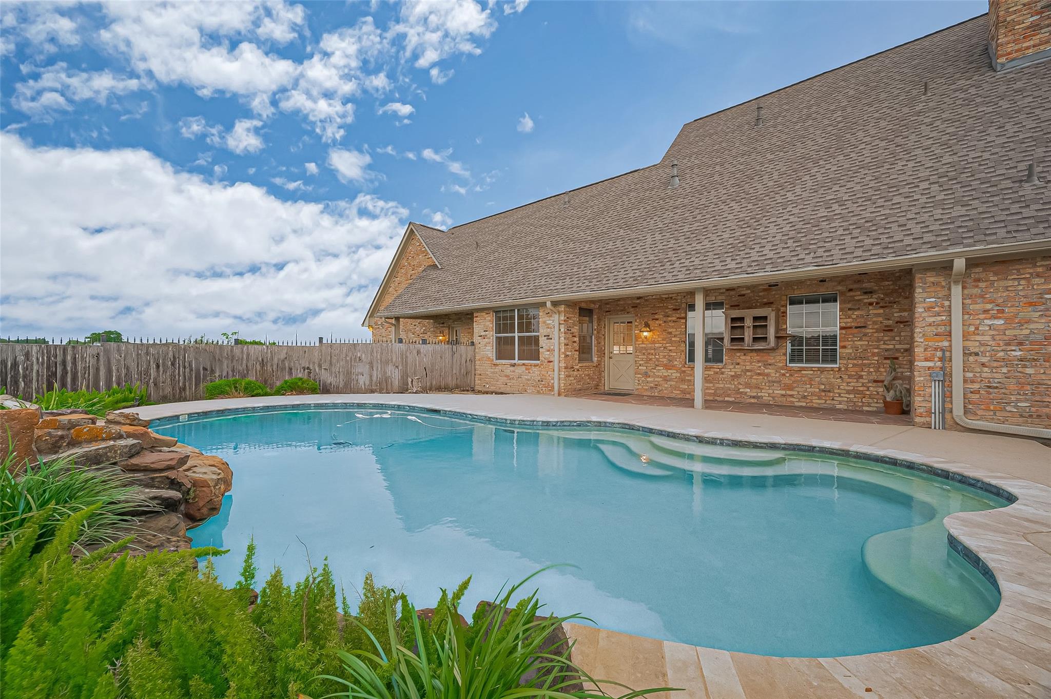 Needville, Texas, 77461, United States, 3 Bedrooms Bedrooms, ,2 BathroomsBathrooms,Residential,Forsale,1953079